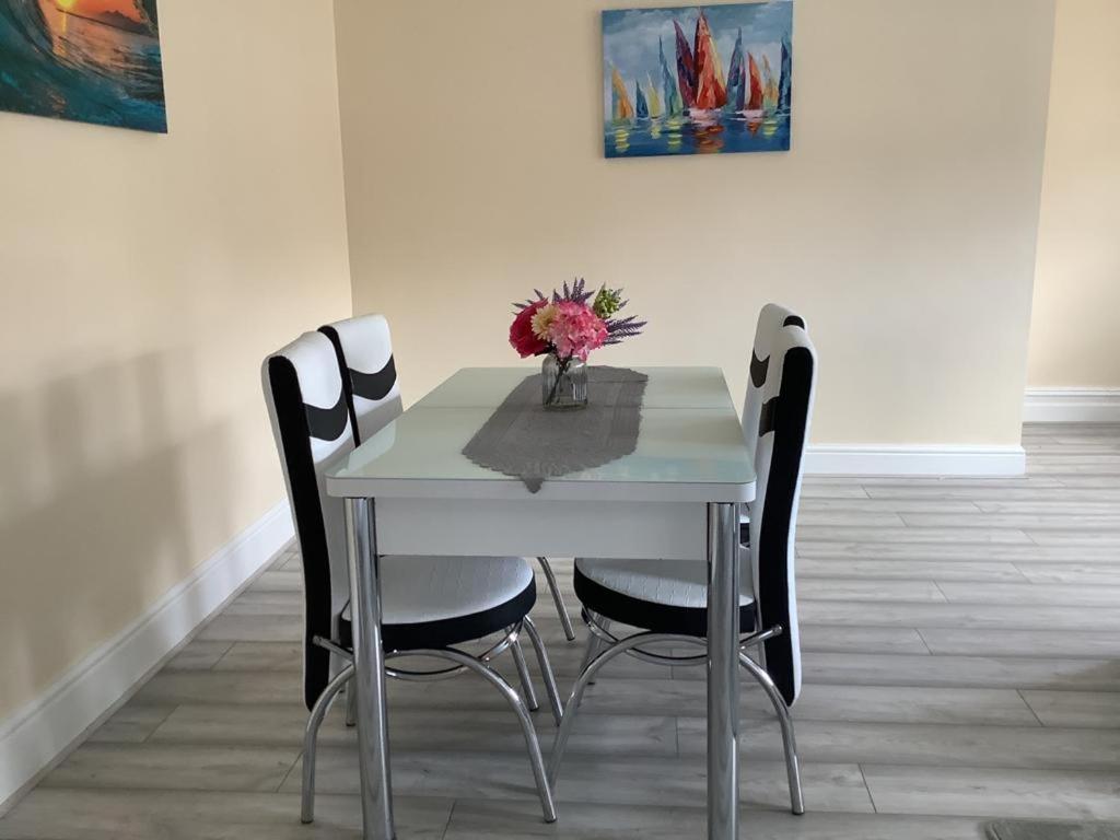 Blackpool Clifton Street Holiday Apartments ภายนอก รูปภาพ